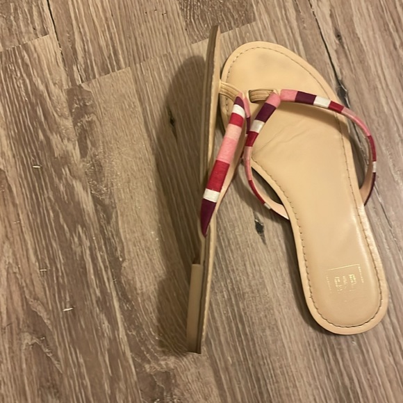 Gap pinks, purple and white flip flops - Picture 4 of 4